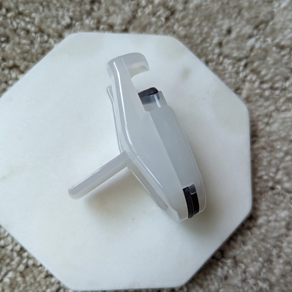 Muji Travel Eyelash Curler with replacement pad - Picture 5 of 5